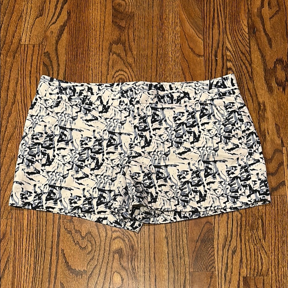 Calvin Klein White Women's Shorts with Black and Blue Pattern